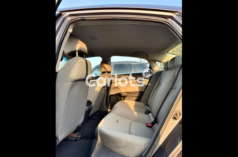 FOREIGN USED 2017 HONDA CIVIC for sale in Abuja, FCT - photo 5 of 7