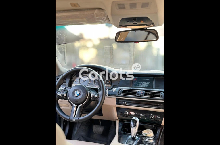 Nigerian Used 2011 BMW 5 SERIES 528i for sale in Kaduna - thumbnail 3