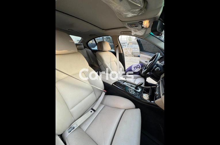Nigerian Used 2011 BMW 5 SERIES 528i for sale in Kaduna - photo 5 of 7