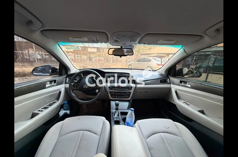 Distress foreign used 2016 Hyundai sonata - 2/7