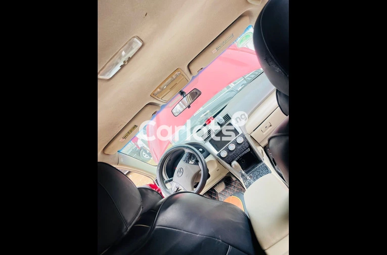 Nigerian Used FULLY PIMPED 2011 TOYOTA CAMRY LE FULL OPTION for sale in Ipaja, Lagos - thumbnail 3