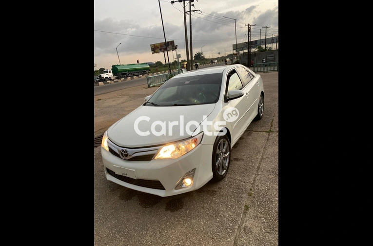 FOREIGN USED 2012 TOYOTA CAMRY FULL OPTION - 1/7