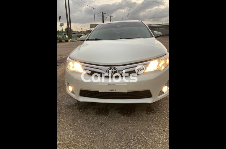 FOREIGN USED 2012 TOYOTA CAMRY FULL OPTION - 6
