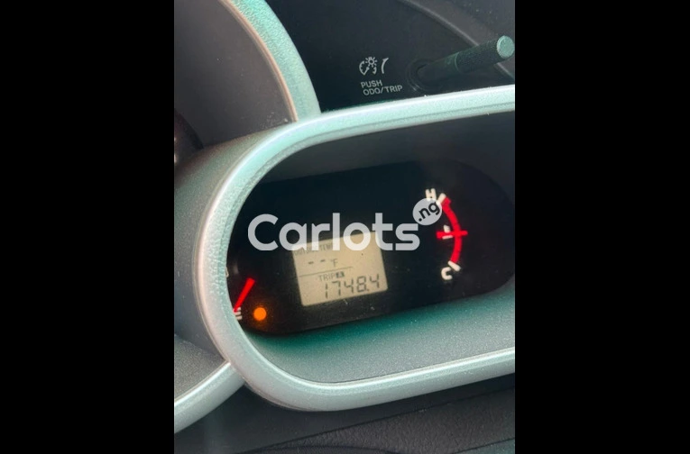NIGERIAN USED TOYOTA MATRIX for sale in Garki, FCT - thumbnail 5