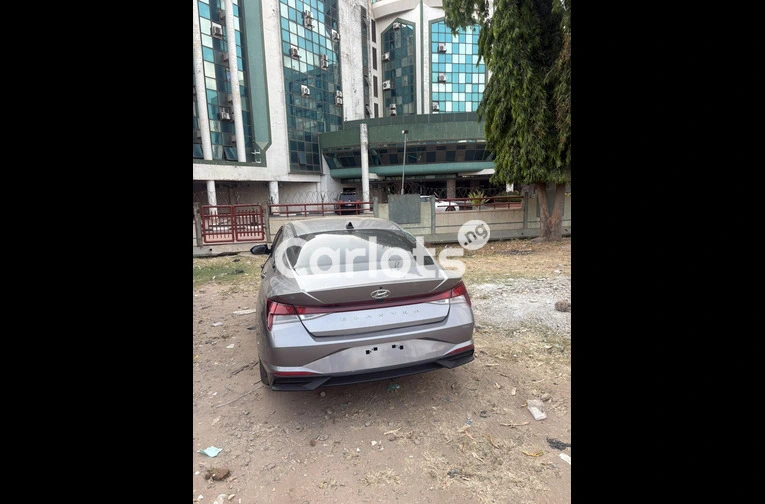FOREIGN USED HYUNDAI ELANTRA 2023 MODEL - 4/6