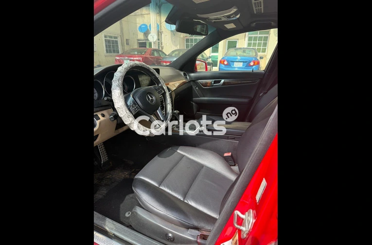 2012 MERCEDES BENZ C300 - 2/6