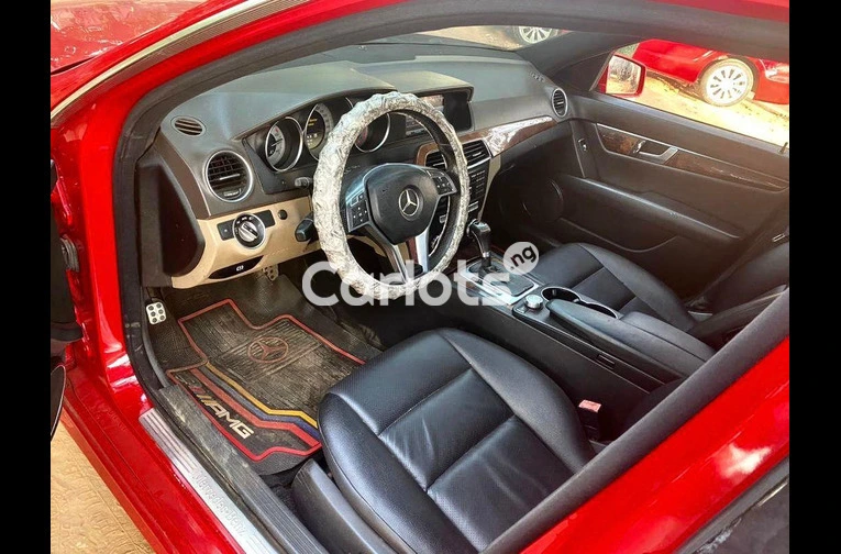 2012 MERCEDES BENZ C300 - 3/6