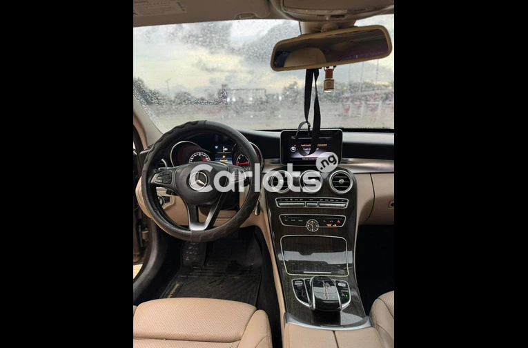 Nigerian Used 2015 MERCEDES BENZ C300 AMG TRIM for sale in Abuja, FCT - thumbnail 3