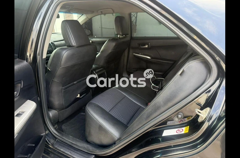 BRIEFLY DRIVEN 2013 TOYOTA CAMRY SE for sale in Surulere, Lagos - photo 3 of 7