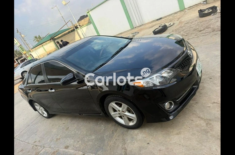 BRIEFLY DRIVEN 2013 TOYOTA CAMRY SE for sale in Surulere, Lagos - thumbnail 5