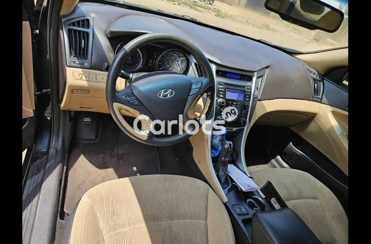 Foreign Used Hyundai Sonata 2013 for sale in Abuja, FCT - thumbnail 3