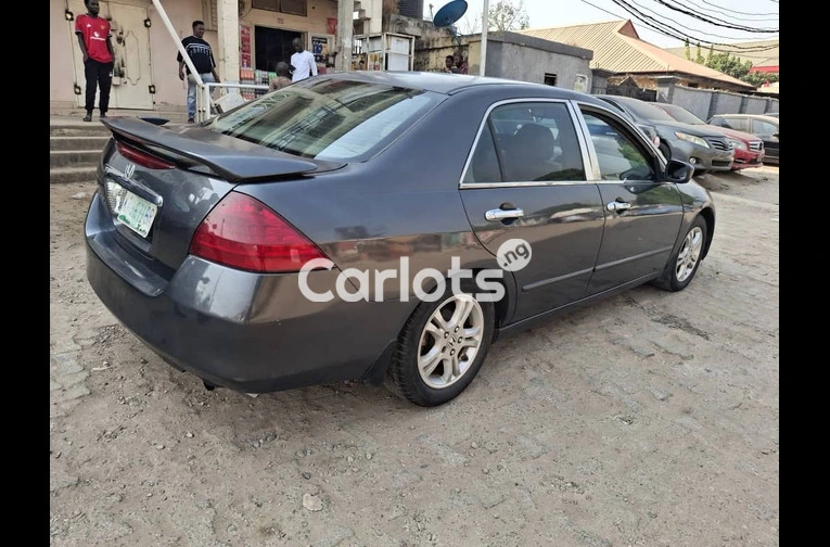 Nigerian Used 2006 Honda Accord DC for sale in Abuja, FCT - photo 2 of 5