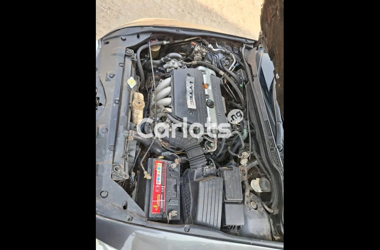 Nigerian Used 2006 Honda Accord DC for sale in Abuja, FCT - thumbnail 5