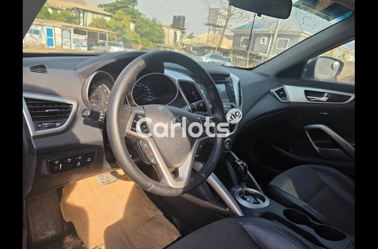Foreign Used 2013 Hyundai Veloster for sale in Abuja, FCT - photo 3 of 5