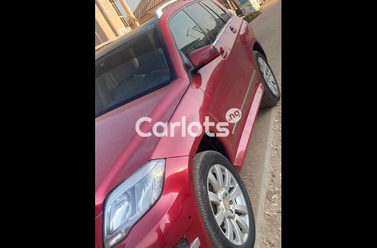 Mercedes Benz GLK 2010 Model - 3/5