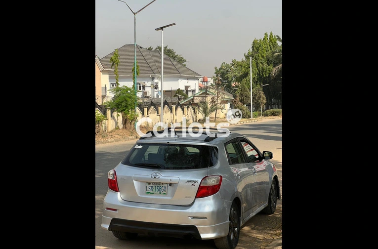 First body 2010 Toyota matrix