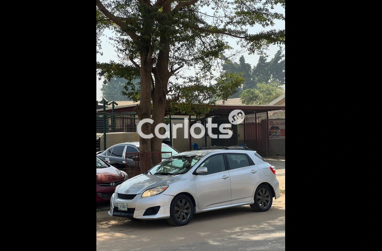 Nigerian Used First body 2010 Toyota matrix for sale in Abuja, FCT - thumbnail 5