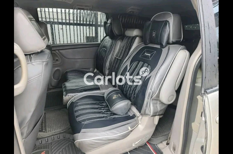Very sound 2005 Toyota Sienna for sale in Abuja, FCT - thumbnail 3