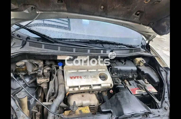 Very sound 2005 Toyota Sienna for sale in Abuja, FCT - thumbnail 7