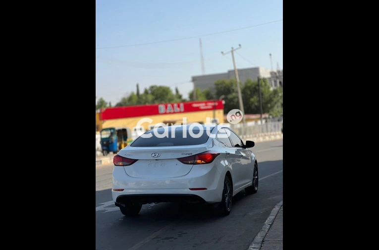 Nigerian Used 2012 HYUNDAI ELANTRA for sale in Kaduna - thumbnail 7