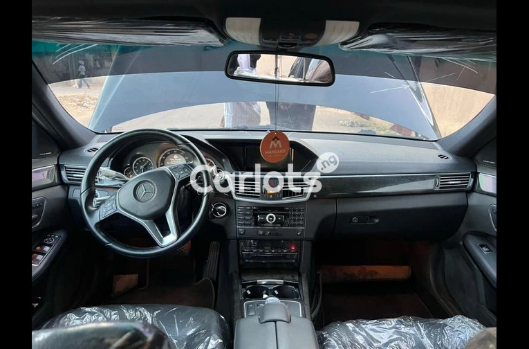 Nigerian Used 2015 UPGRADED MERCEDES BENZ E350 for sale in Kaduna - thumbnail 4
