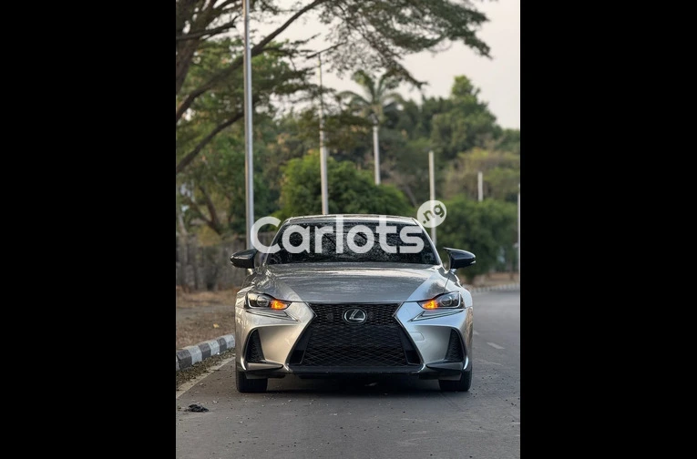 Foreign Used Lexus IS300 in Perfect Condition for sale in Asokoro, FCT - photo 1 of 7