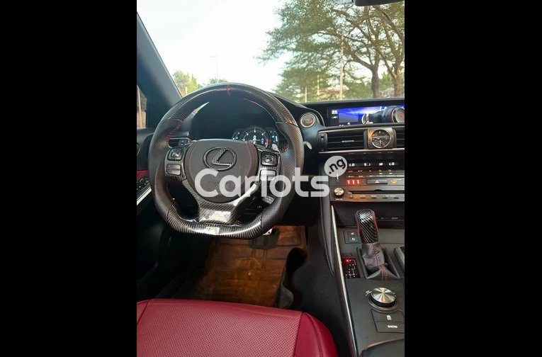Foreign Used Lexus IS300 in Perfect Condition for sale in Asokoro, FCT - photo 3 of 7
