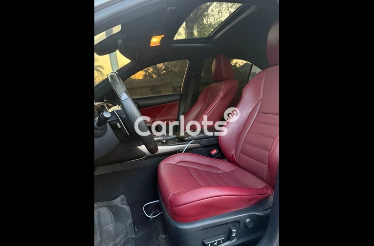 Foreign Used Lexus IS300 in Perfect Condition for sale in Asokoro, FCT - thumbnail 4