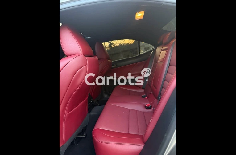 Foreign Used Lexus IS300 in Perfect Condition for sale in Asokoro, FCT - thumbnail 6