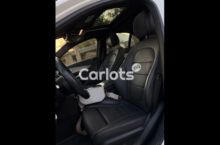 Foreign Used 2019 Mercedes Benz C300 for sale in Asokoro, FCT - photo 7 of 7