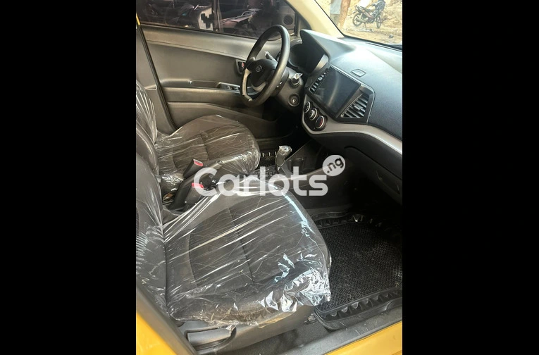 KIA PICANTO 2013 - 2/7