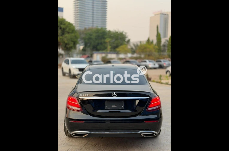 Foreign used Mercedes Benz E300 2017 model for sale in Abuja, FCT - photo 4 of 7
