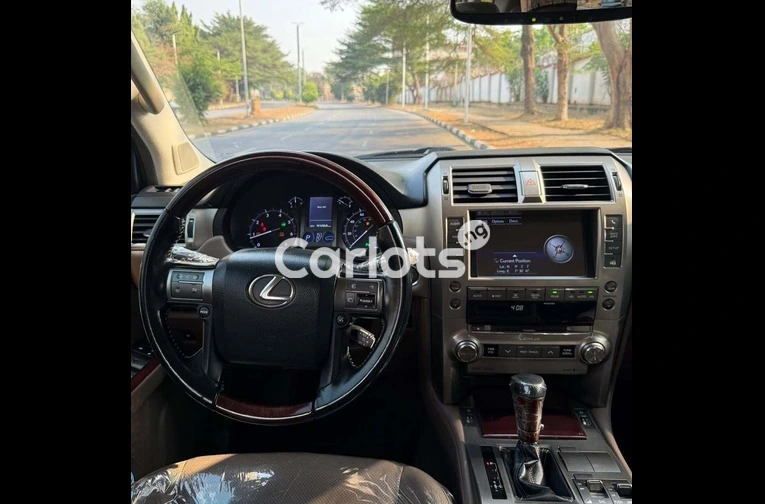 Sharp Deal 🚙 2017 Lexus GX460 – Clean Interior | Abuja for sale in Asokoro, FCT - thumbnail 3