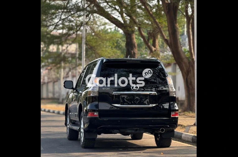 Sharp Deal 🚙 2017 Lexus GX460 – Clean Interior | Abuja for sale in Asokoro, FCT - thumbnail 6