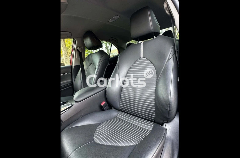 2019 Toyota Camry SE Foreign Used for sale in Asokoro, FCT - photo 4 of 7