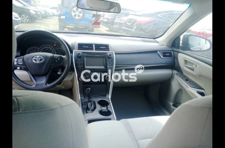 Nigerian Used Registered 2015 Toyota Camry for sale in Abuja, FCT - thumbnail 2