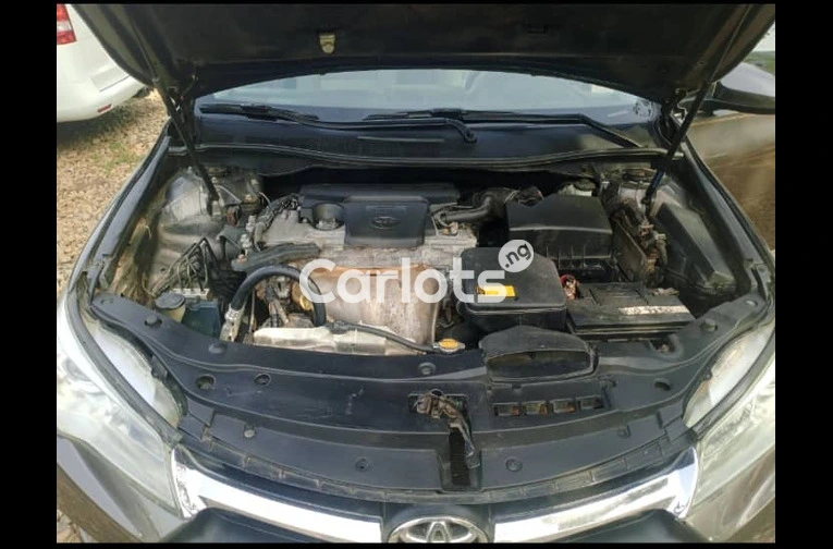 Nigerian Used Registered 2015 Toyota Camry for sale in Abuja, FCT - photo 4 of 5