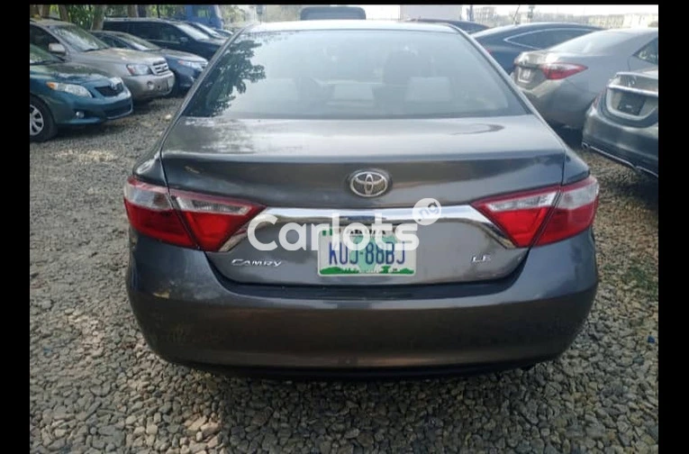 Nigerian Used Registered 2015 Toyota Camry for sale in Abuja, FCT - thumbnail 5