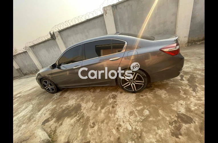 Registered 2017 Honda Accord for sale in Abuja, FCT - photo 6 of 7