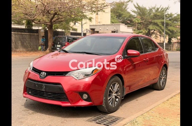 2014 TOYOTA COROLLA  L E