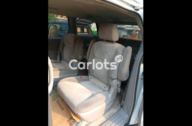 FOREIGN USED 2008 TOYOTA SIENNA LE FULL OPTION for sale in Ipaja, Lagos - photo 3 of 7