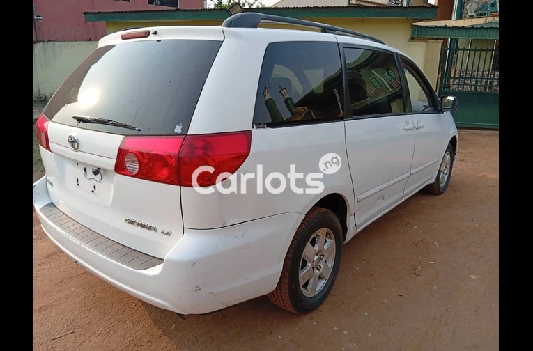 FOREIGN USED 2008 TOYOTA SIENNA LE FULL OPTION for sale in Ipaja, Lagos - thumbnail 6