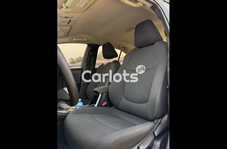Foreign Used 2021 TOYOTA COROLLA APEX for sale in Garki, FCT - thumbnail 3