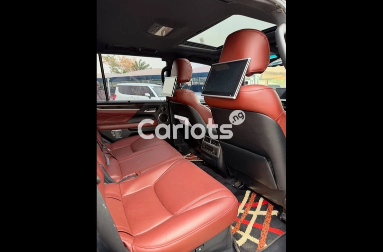 2021 Lexus LX 570 - 4/7