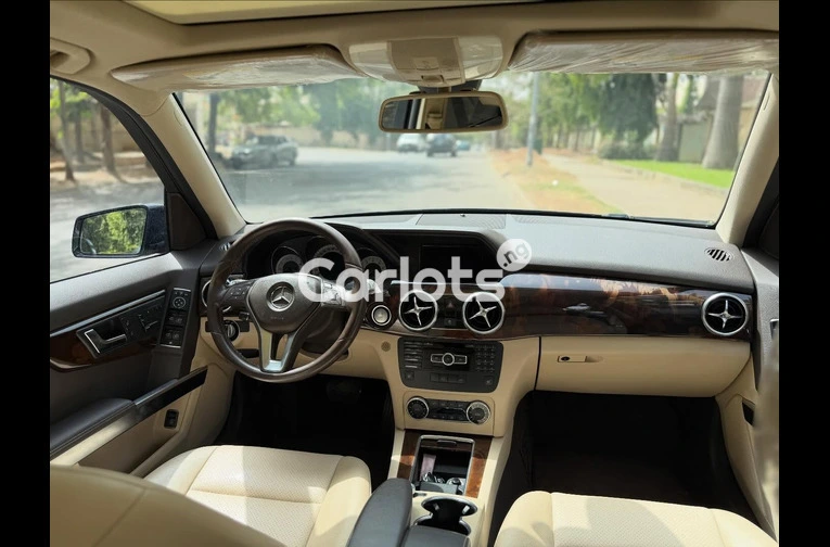 2015 Mercedes-Benz GLK 350 4MATIC SUV - 2/6