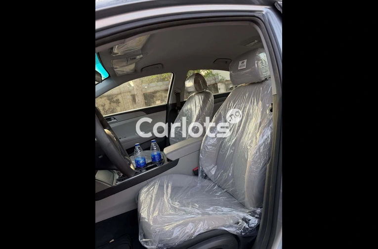 Foreign Used HYUNDAI SONATA 2015 for sale in Asokoro, FCT - photo 4 of 6