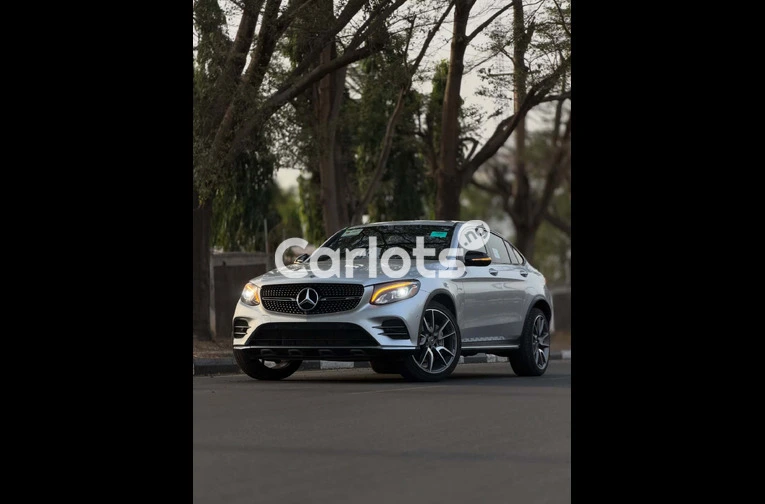Clean 2019 MERCEDES-BENZ GLC43 AMG - 1/7