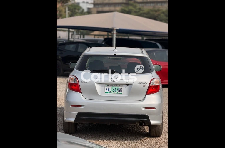 CLEAN 2009 TOYOTA MATRIX - 4/7