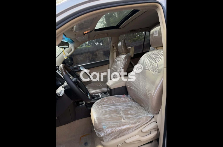 FOREIGN USED 2018 TOYOTA LAND CRUISER PRADO for sale in Asokoro, FCT - photo 4 of 7