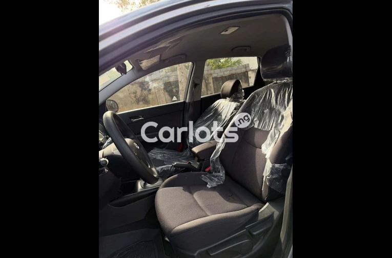 Foreign Used 2012 Hyundai Santa Fe for sale in Asokoro, FCT - thumbnail 5